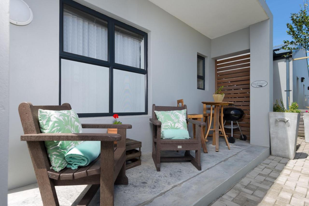 Stay At Friends Economic Rooms Malkopvlei Dış mekan fotoğraf